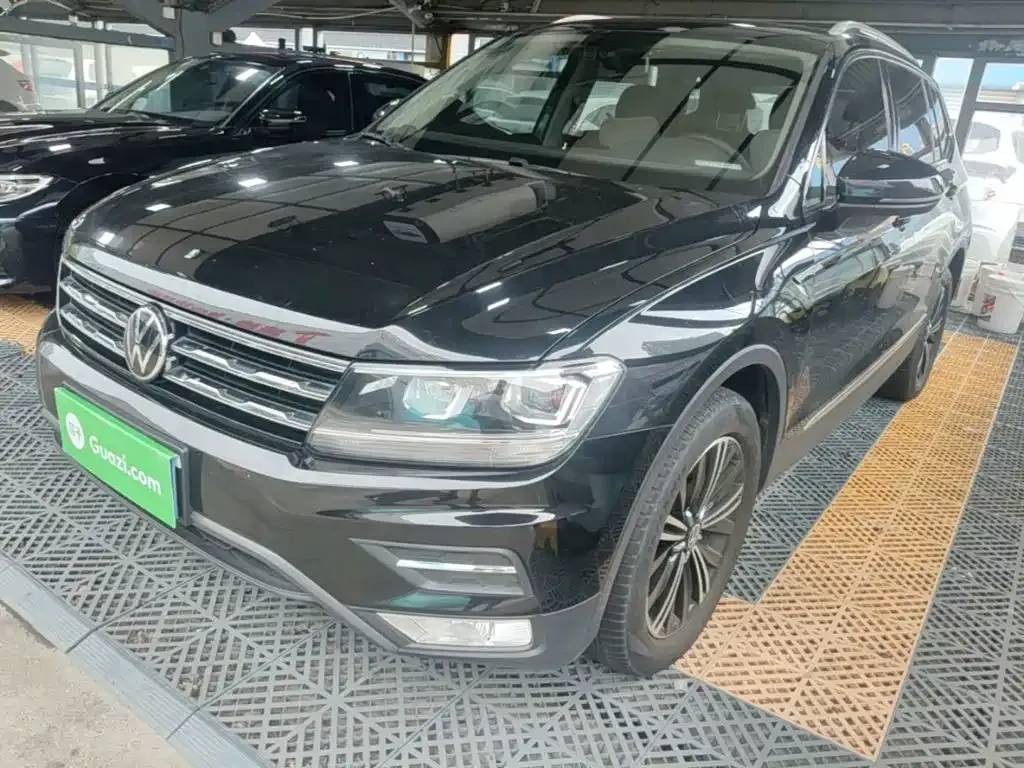 Volkswagen Tiguan L — фото 6