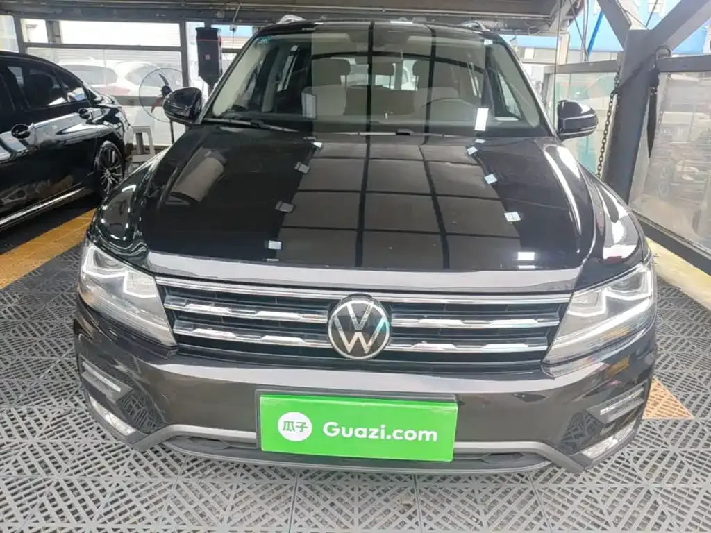 Volkswagen Tiguan L — фото 5