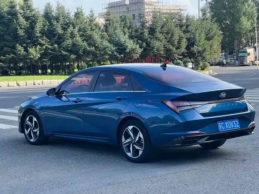 Hyundai Elantra — фото 7