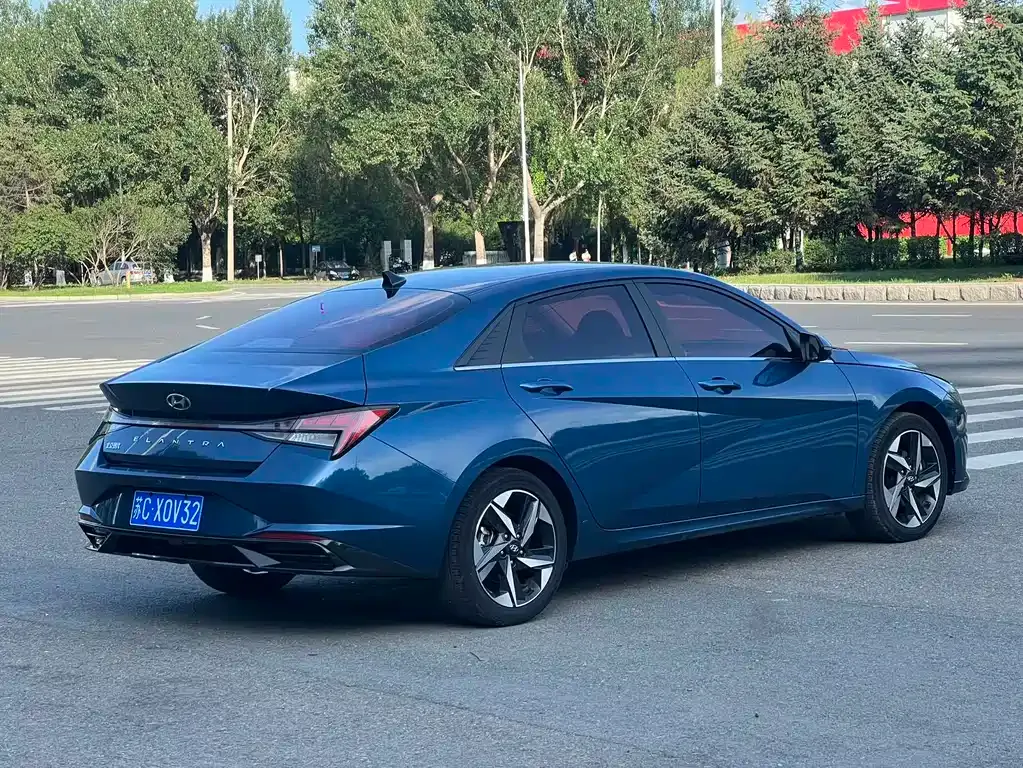 Hyundai Elantra — фото 6