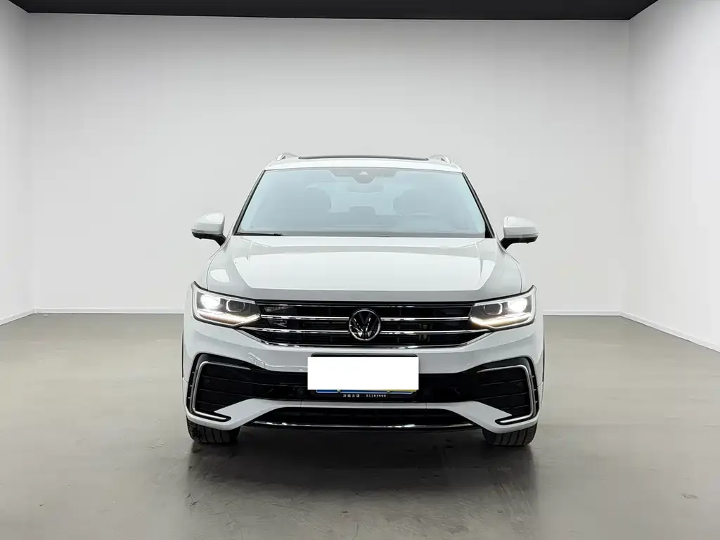 Volkswagen Tiguan L — фото 8