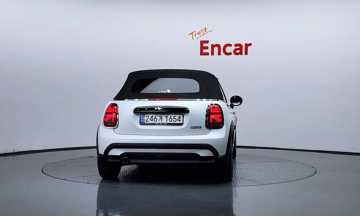 Mini Cooper Convertible 2024 из KR, фото 8