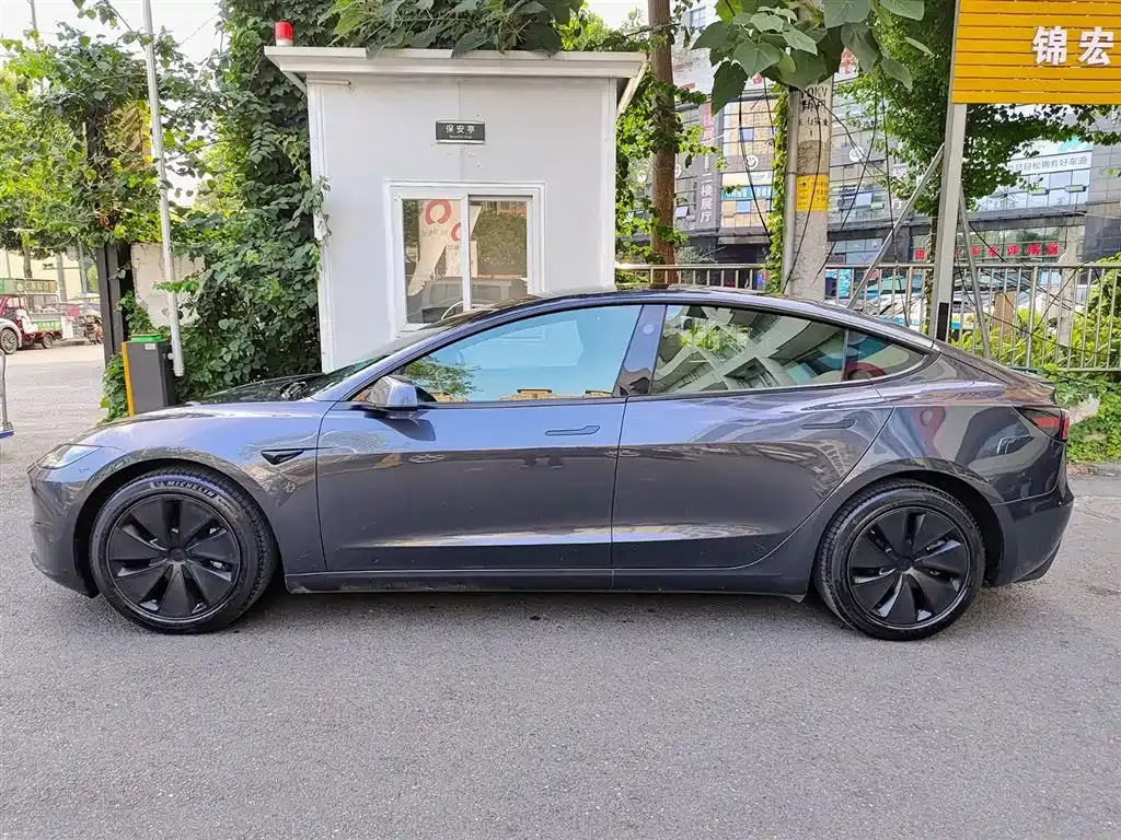 Tesla Model 3 — фото 8