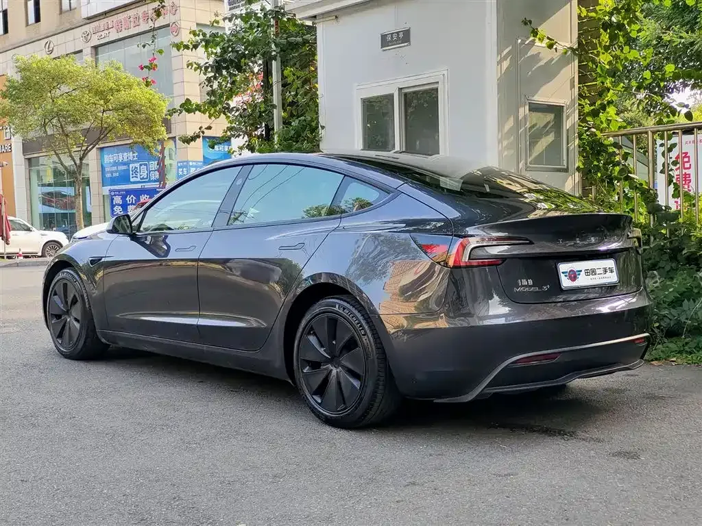 Tesla Model 3 — фото 9