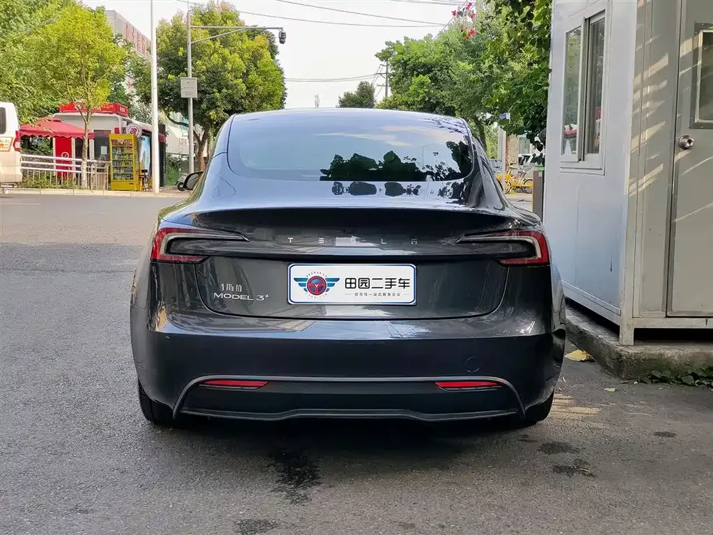 Tesla Model 3 — фото 7