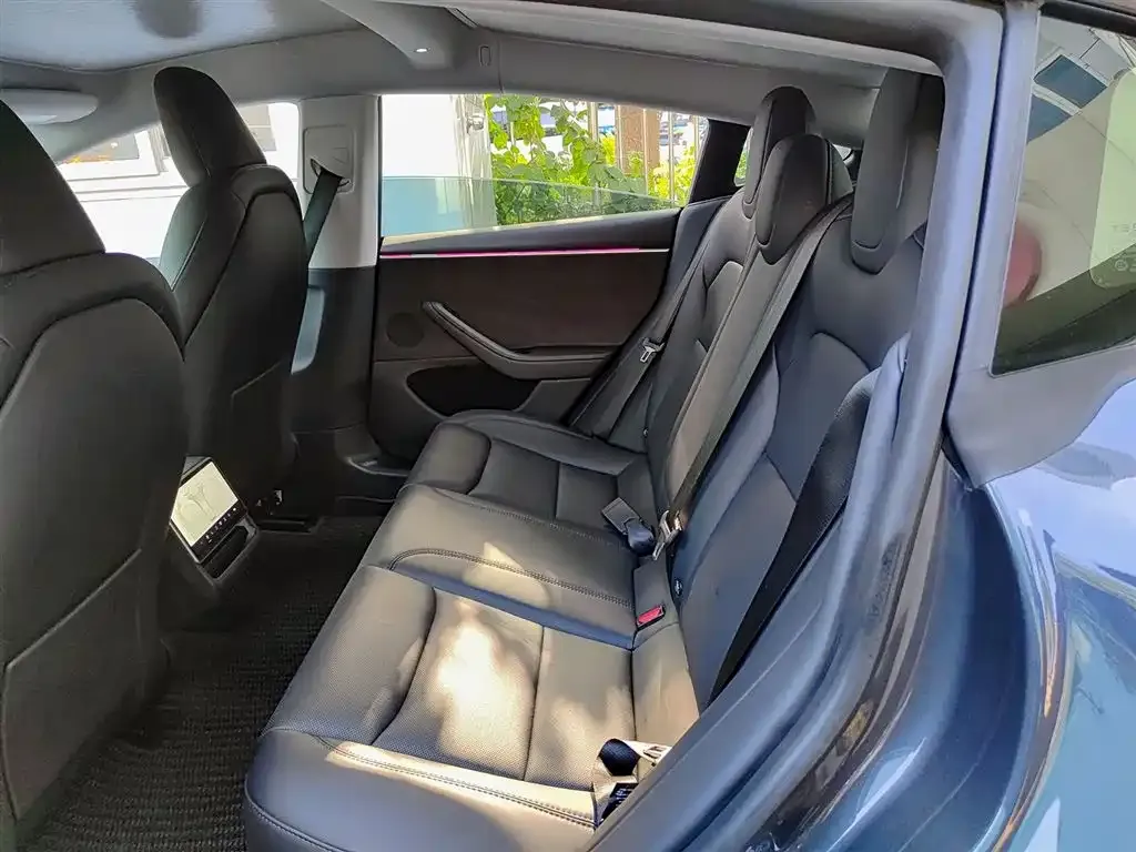 Tesla Model 3 — фото 3