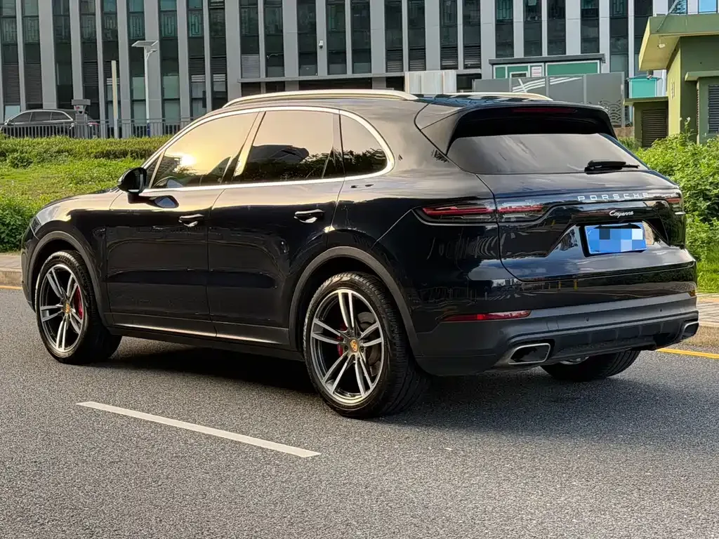 Porsche Cayenne — фото 10