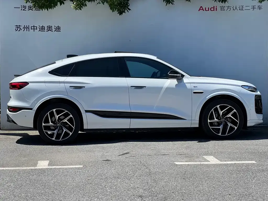 Audi Q6L e-tron — фото 10
