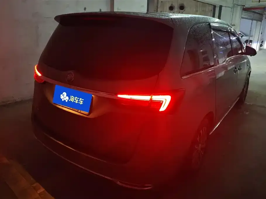 Buick GL8 2023 из CN, фото 2