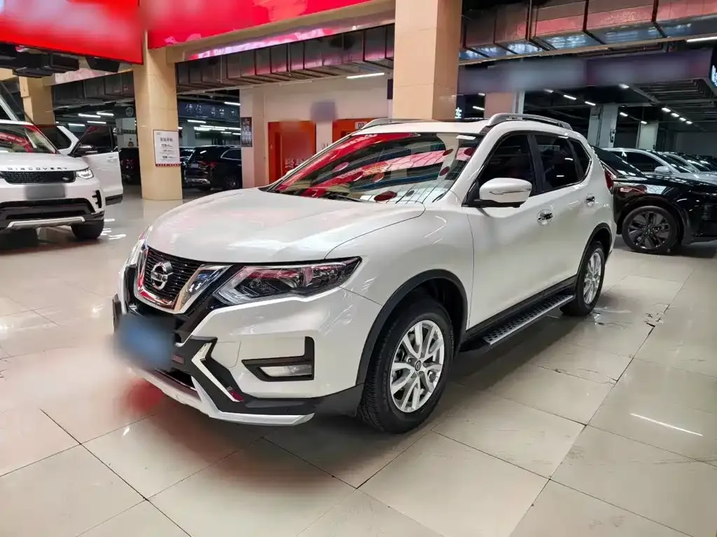Nissan X-Trail — фото 1