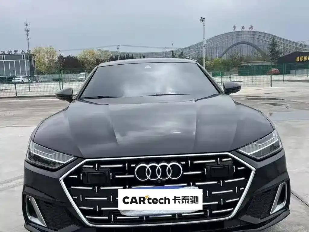 Audi A7L — фото 1