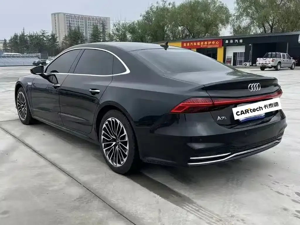 Audi A7L — фото 7