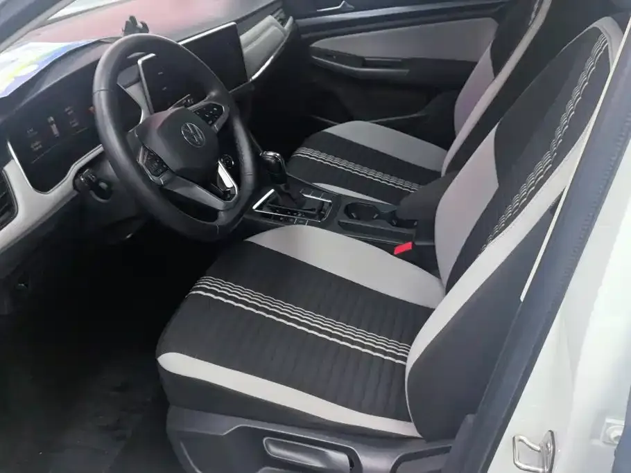 Volkswagen Bora 2024 из CN, фото 2