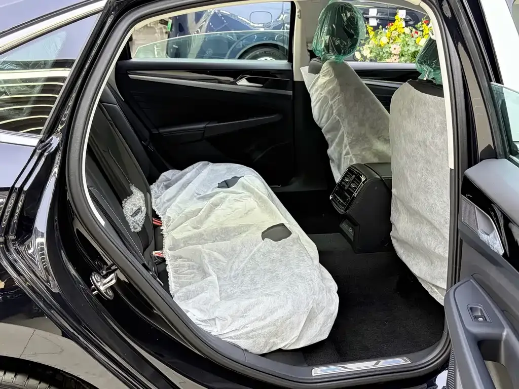 Volkswagen 帕萨特插电混动 — фото 9
