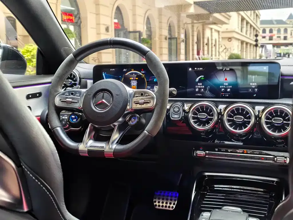 Mercedes-Benz CLA AMG — фото 2