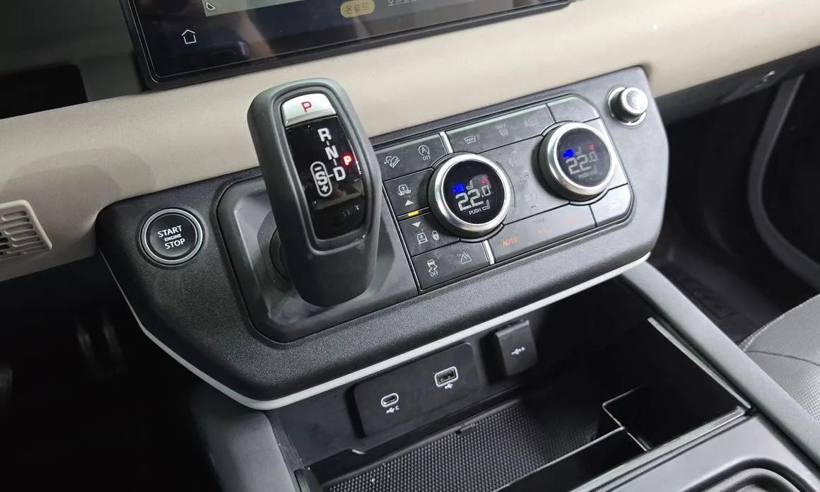 Land Rover Defender 2023 из KR, фото 7
