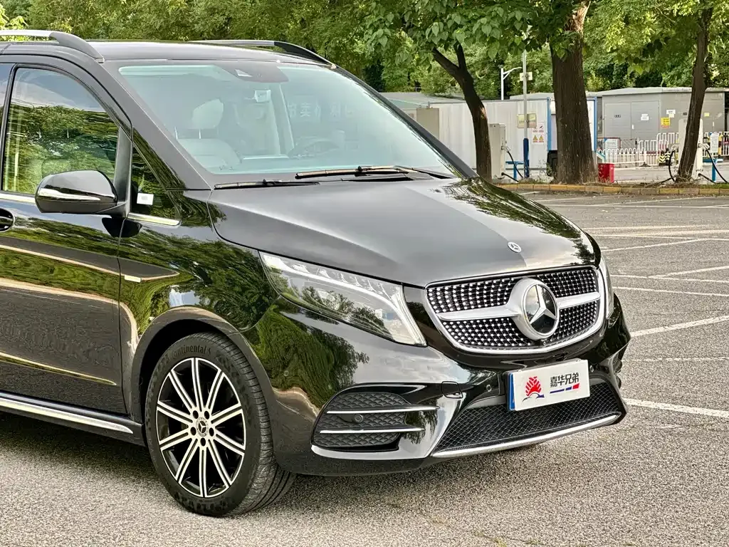 Mercedes-Benz V-Class — фото 10
