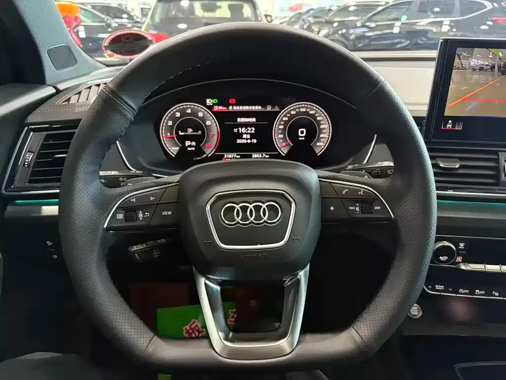 Audi Q5L Sportback — фото 9