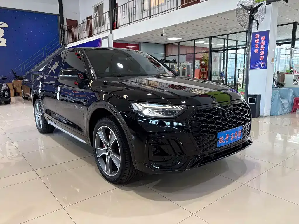 Audi Q5L Sportback — фото 4