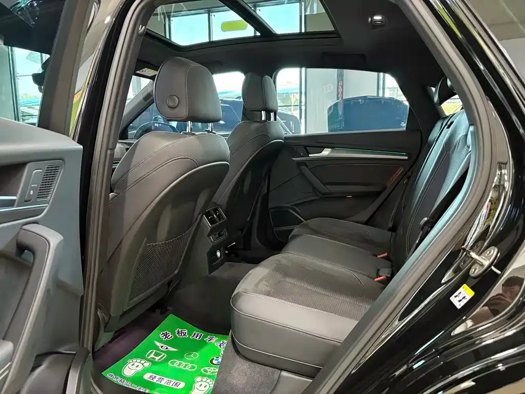 Audi Q5L Sportback — фото 10