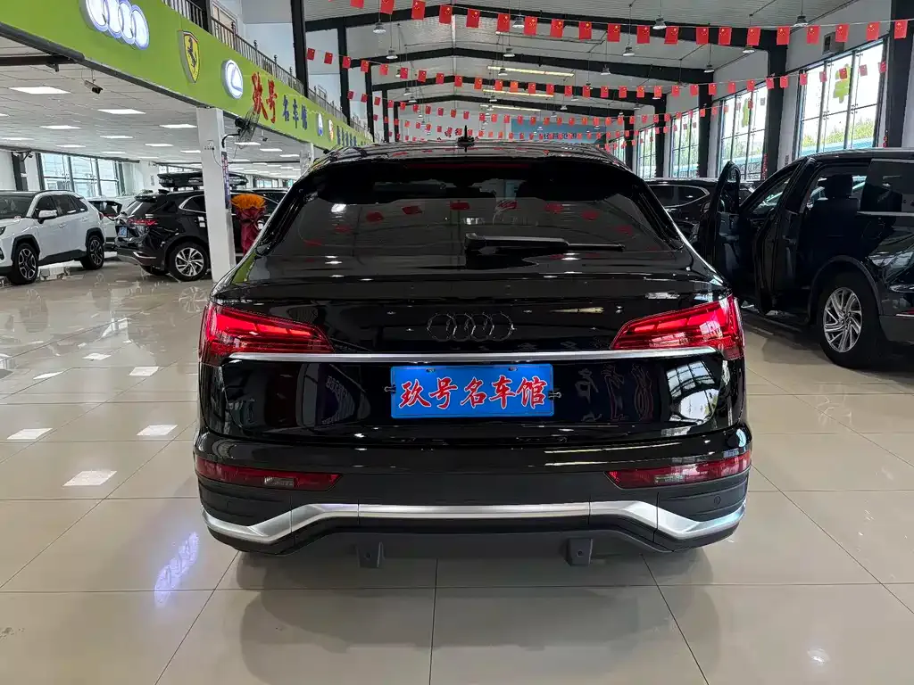 Audi Q5L Sportback — фото 7