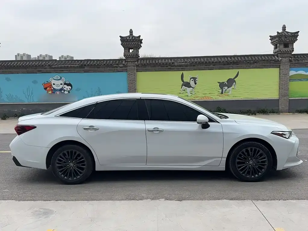 Toyota Avalon — фото 10