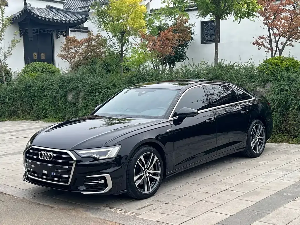 Audi A6L — фото 1