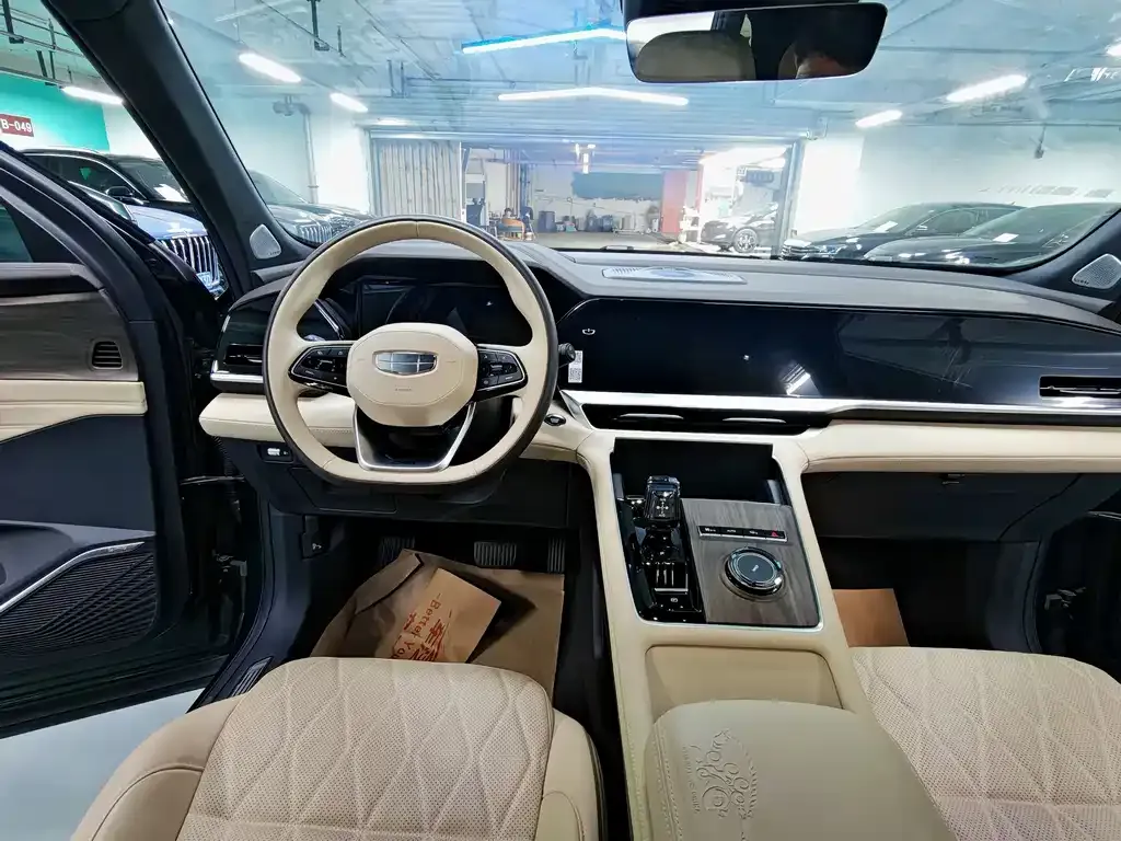 Geely Xingyue L — фото 10