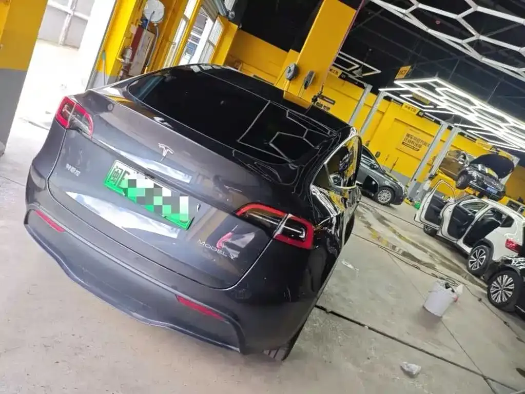 Tesla Model Y — фото 4