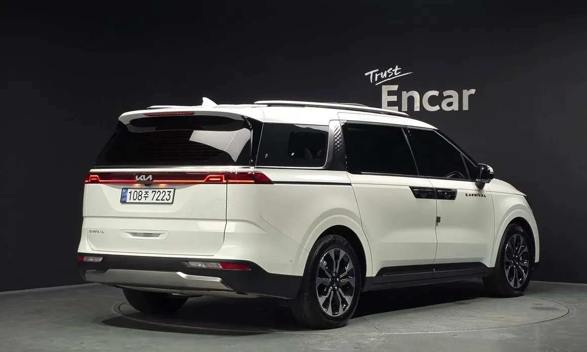 Kia Carnival — фото 3