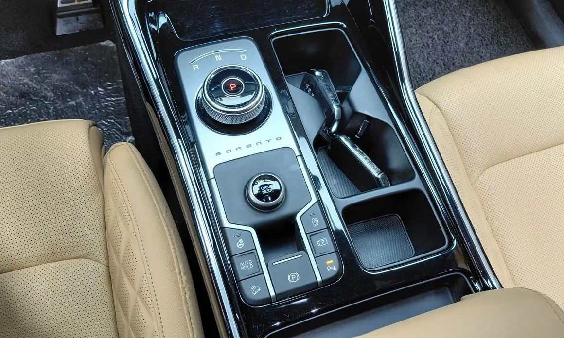 Kia Sorento — фото 10