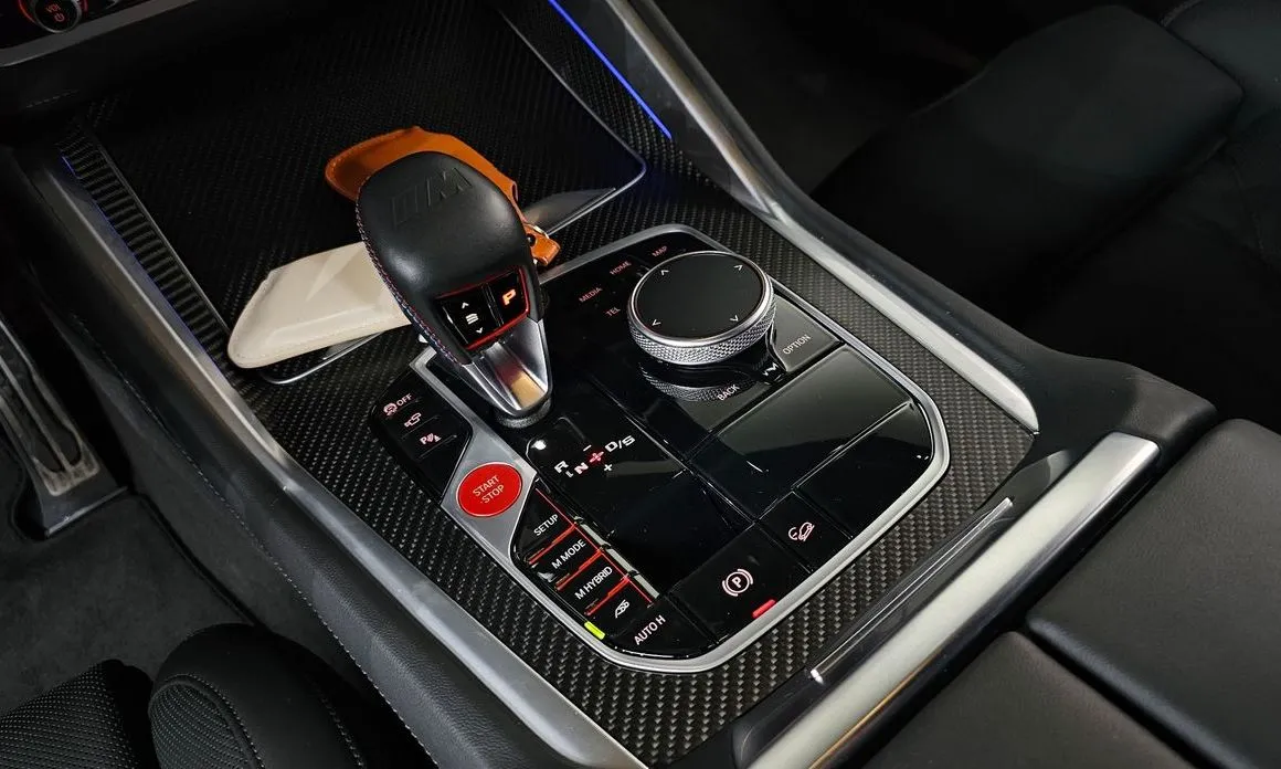 BMW XM — фото 8