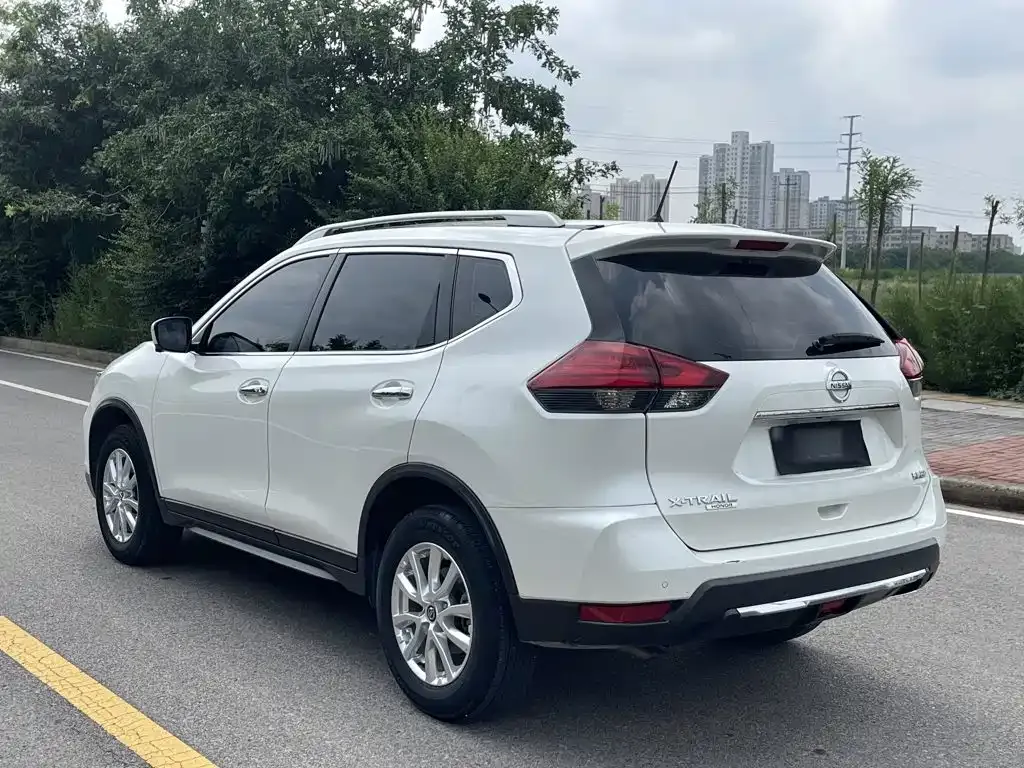 Nissan X-Trail — фото 10