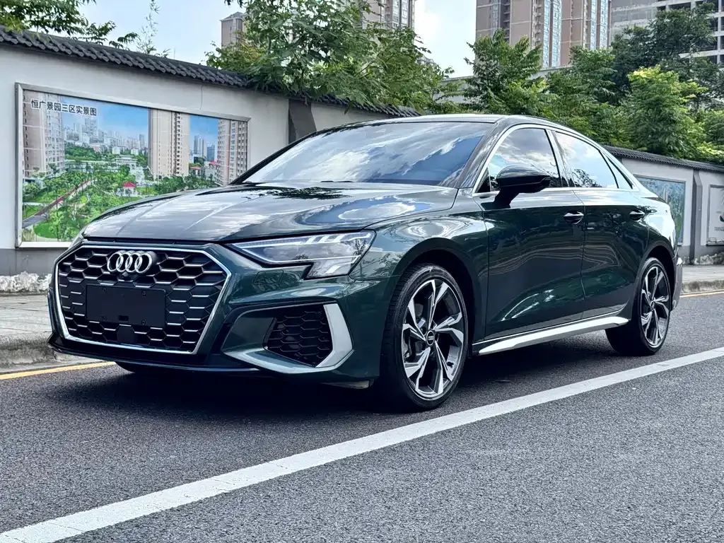 Audi A3 — фото 1