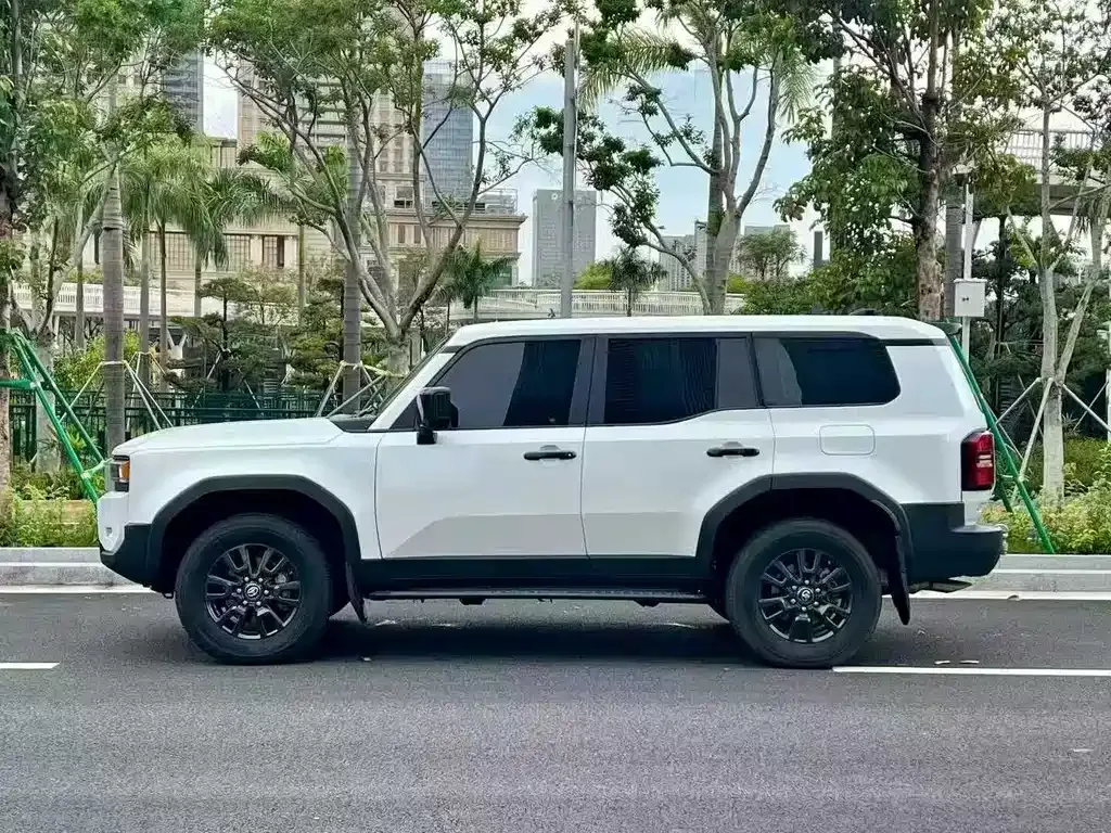 Toyota Prado 2024 из CN, фото 8