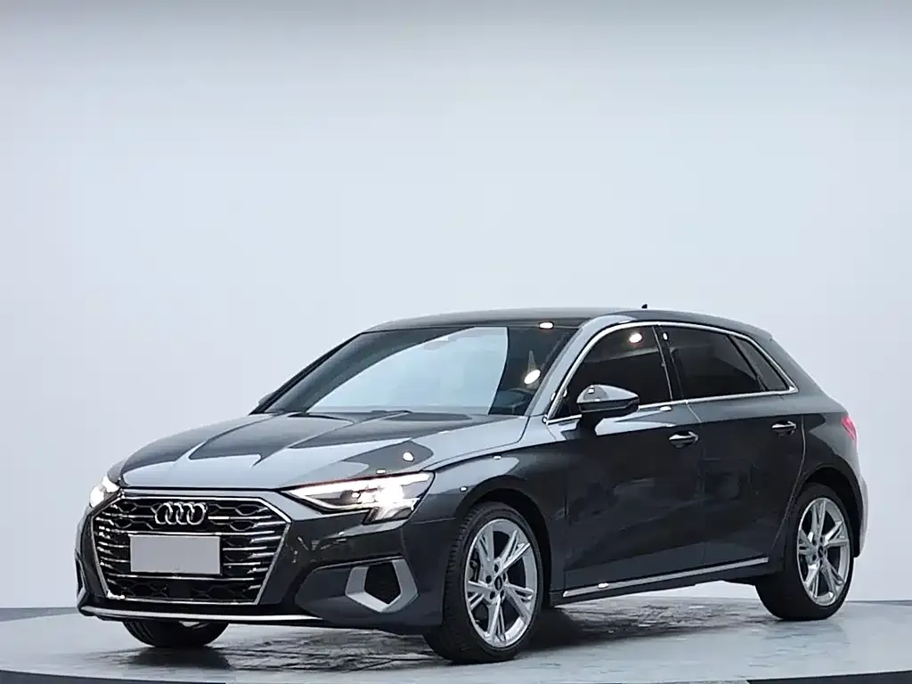 Audi A3 — фото 1
