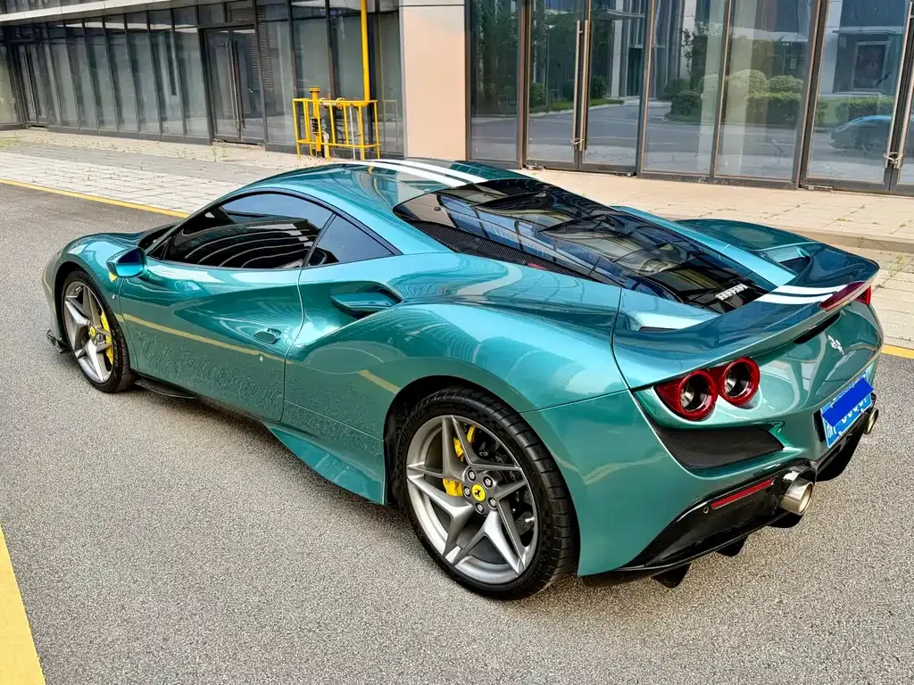 Ferrari F8 — фото 10