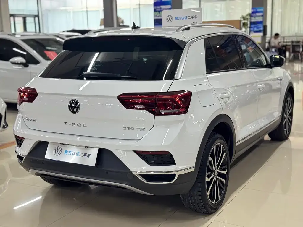 Volkswagen T-Roc — фото 4