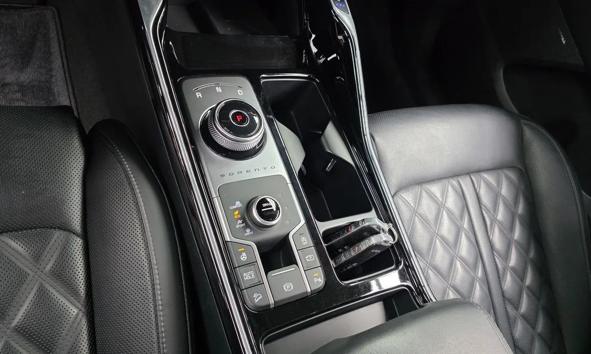 Kia Sorento — фото 10