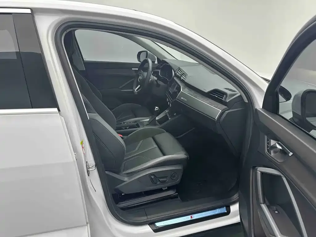 Audi Q3 Sportback 2022 из CN, фото 2