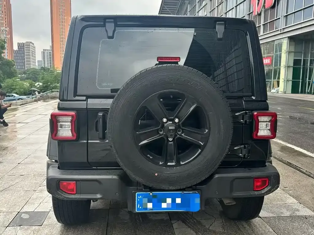 Jeep Wrangler 2023 из CN, фото 2