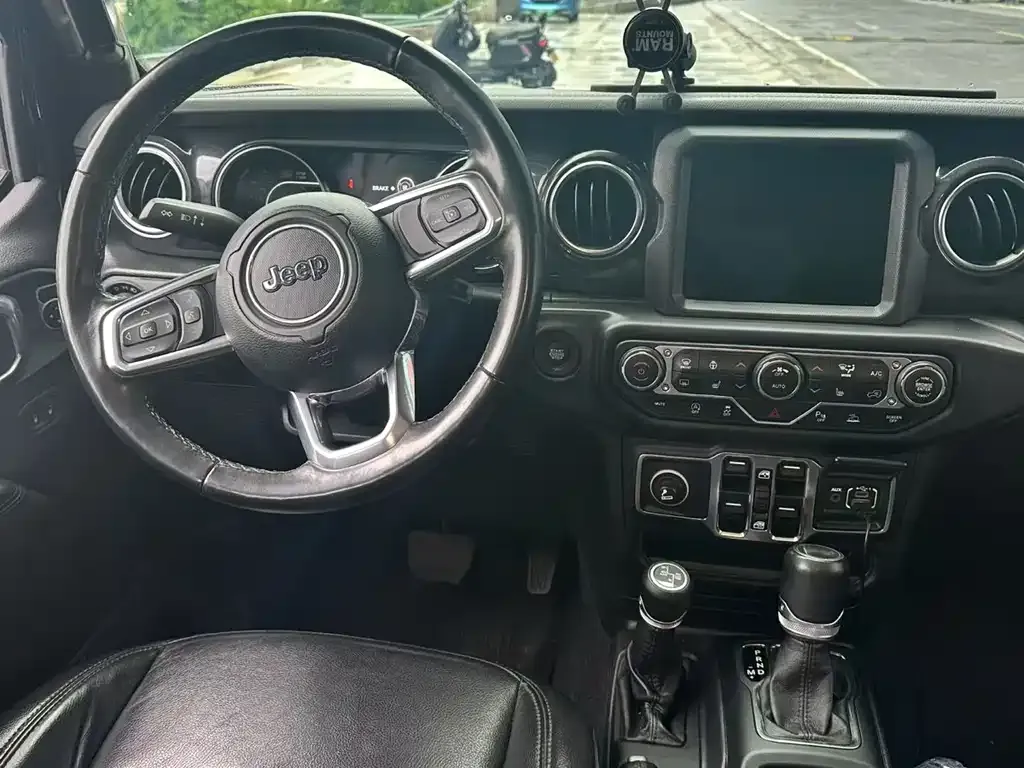 Jeep Wrangler 2023 из CN, фото 6