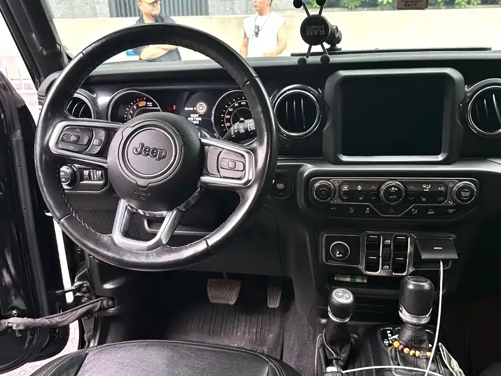 Jeep Wrangler 2023 из CN, фото 3