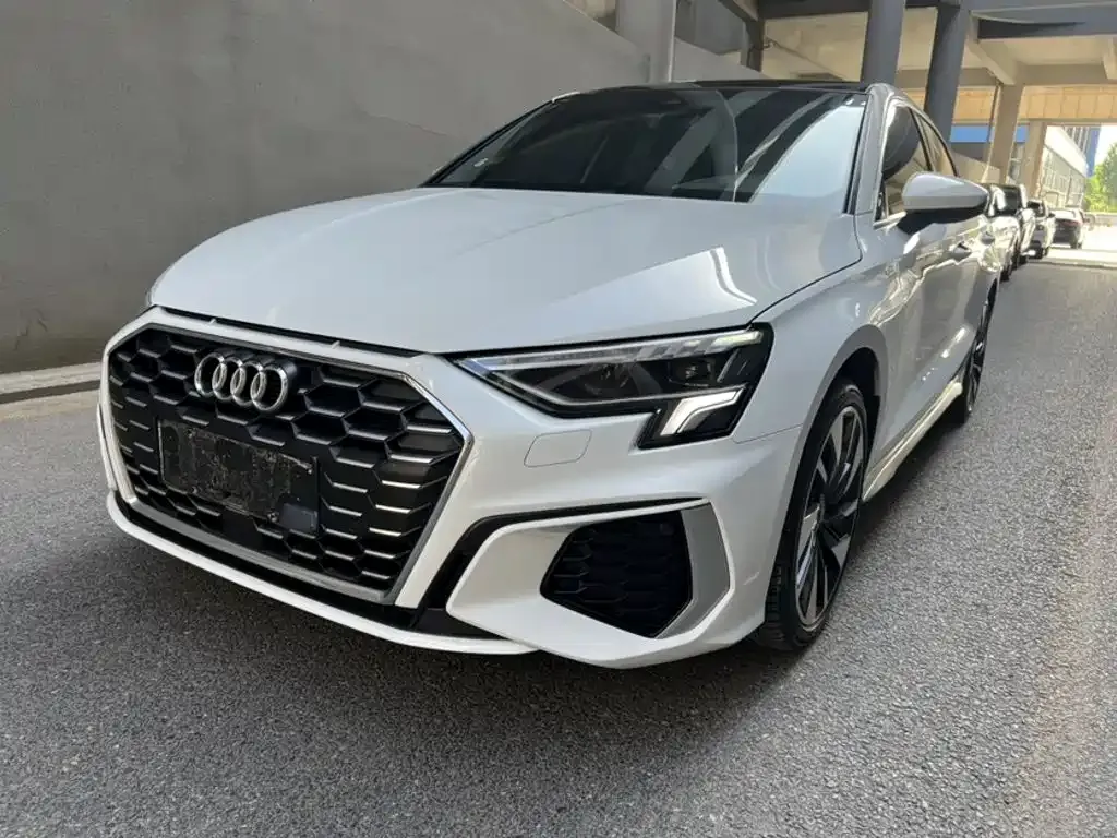 Audi A3 — фото 1