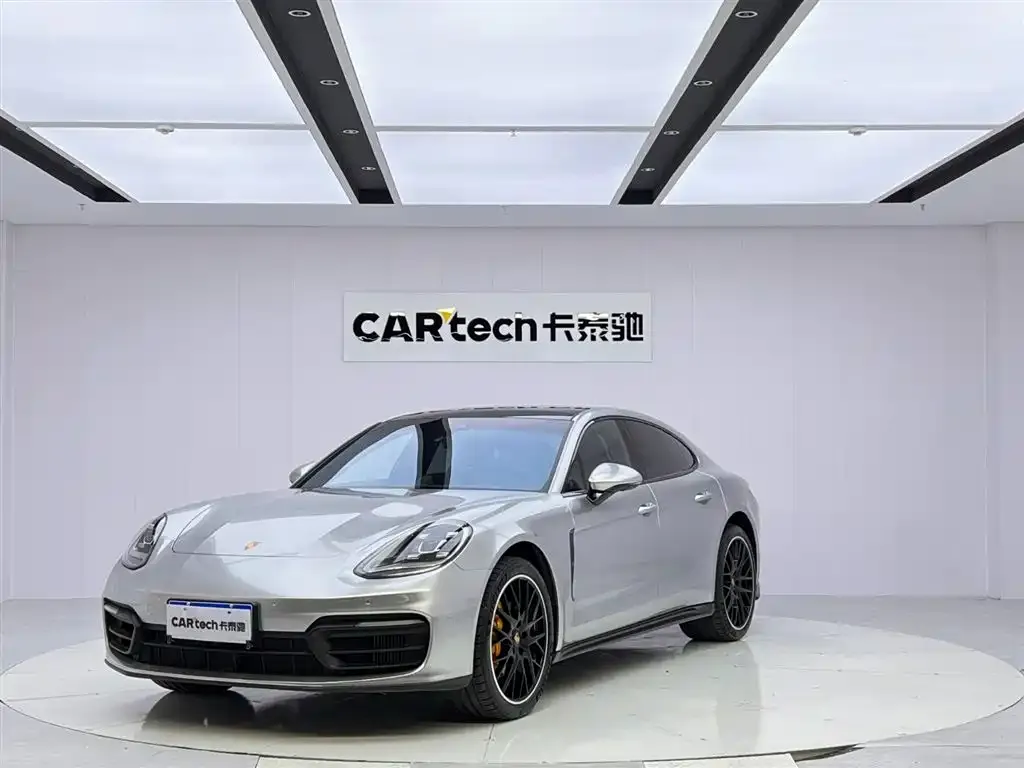 Porsche Panamera — фото 1