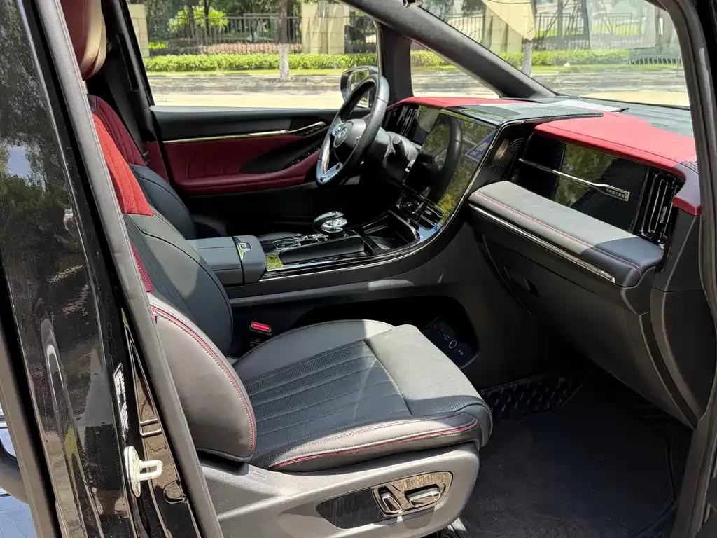 GAC Motor Trumpchi M8 — фото 2