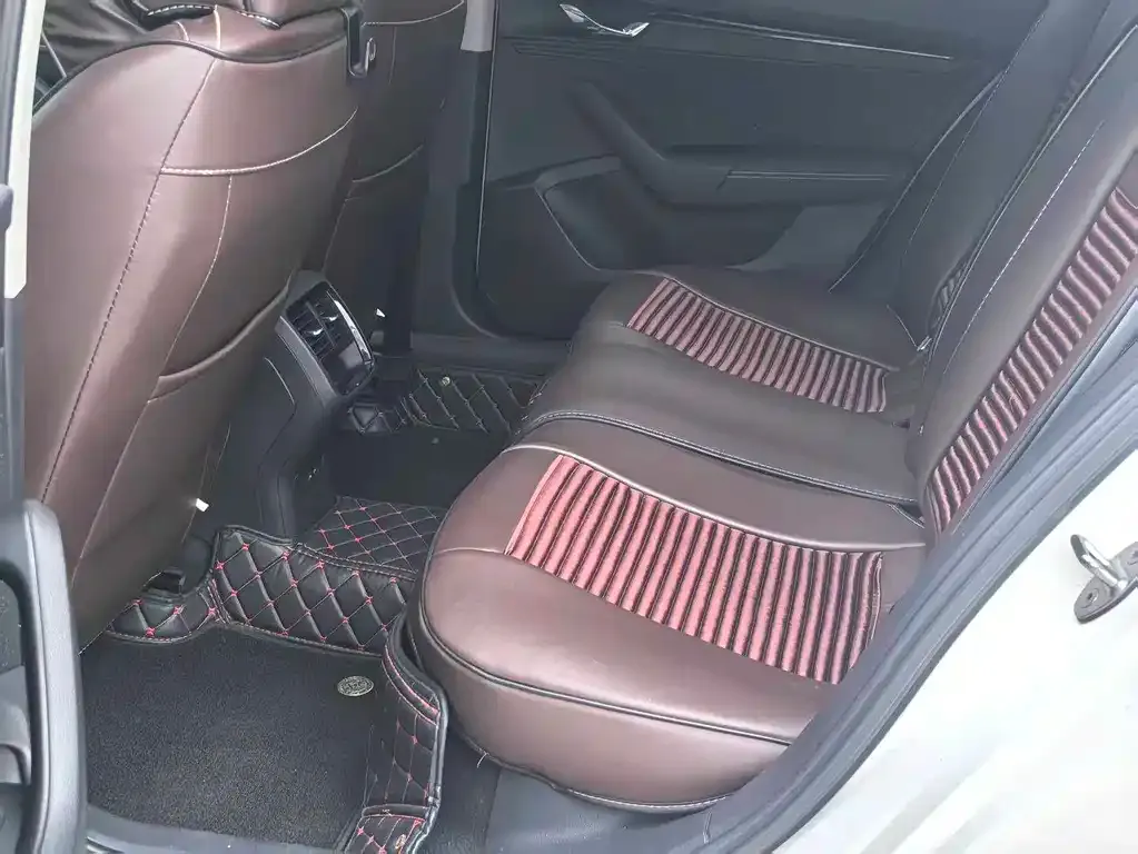 Skoda Octavia — фото 8