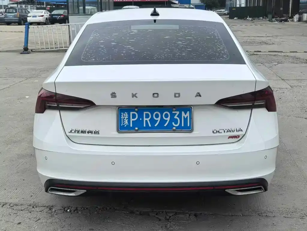 Skoda Octavia — фото 5