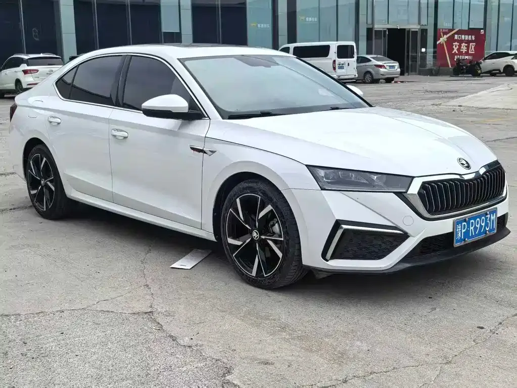 Skoda Octavia — фото 7
