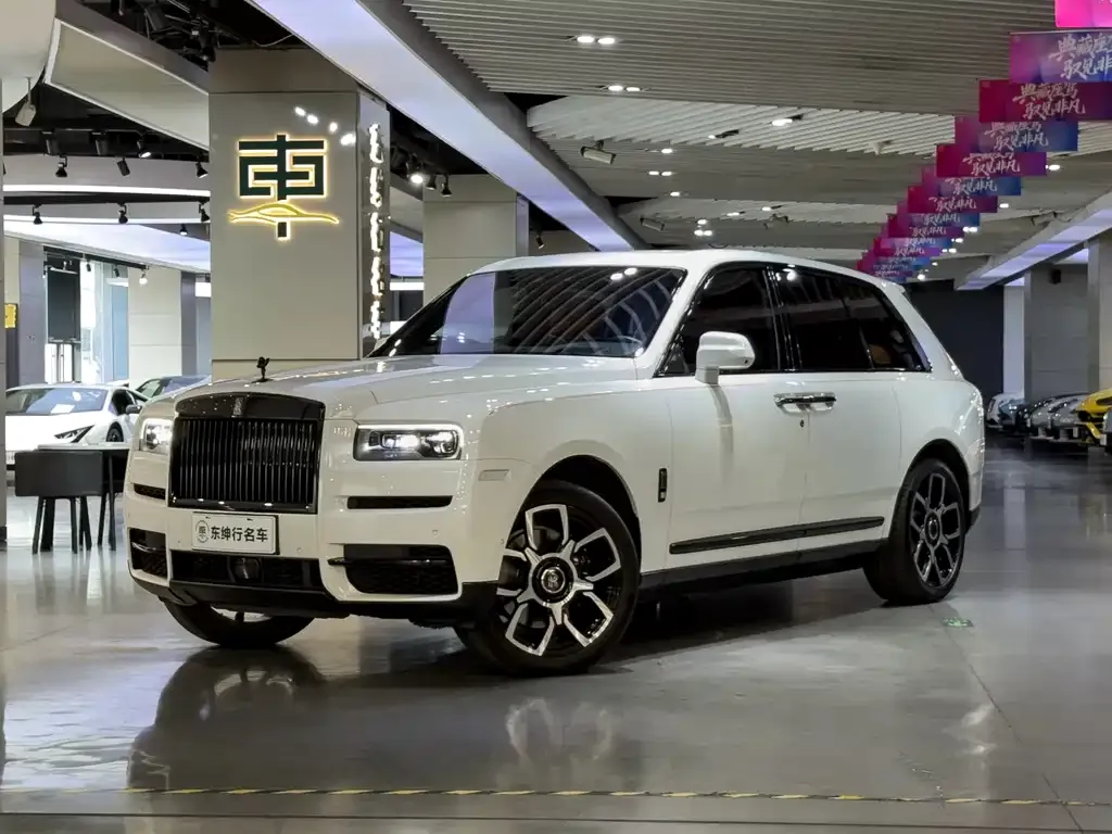 Rolls-Royce Cullinan — фото 1